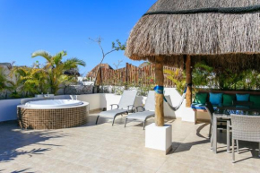 Luzera - Condo with ample private roof & jacuzzi & BBQ
